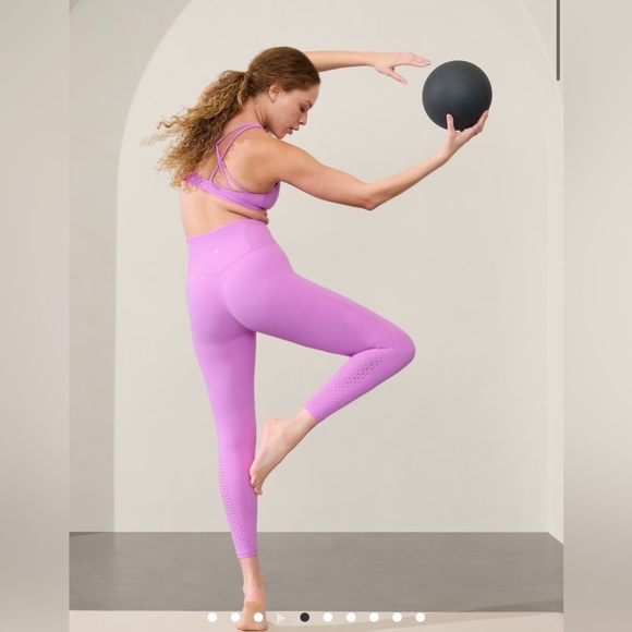 Athleta ELATION ULTRA HIGH RISE LASERCUT 7/8 LEGGING size M - Picture 3 of 12